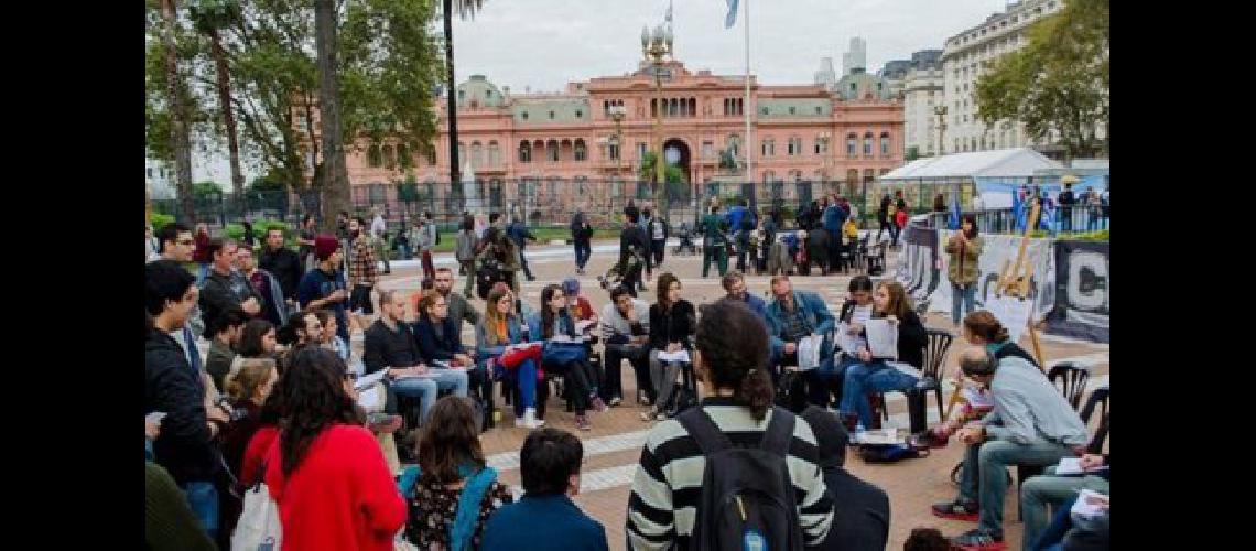 El Gobierno recibe a los docentes universitarios para destrabar el conflicto