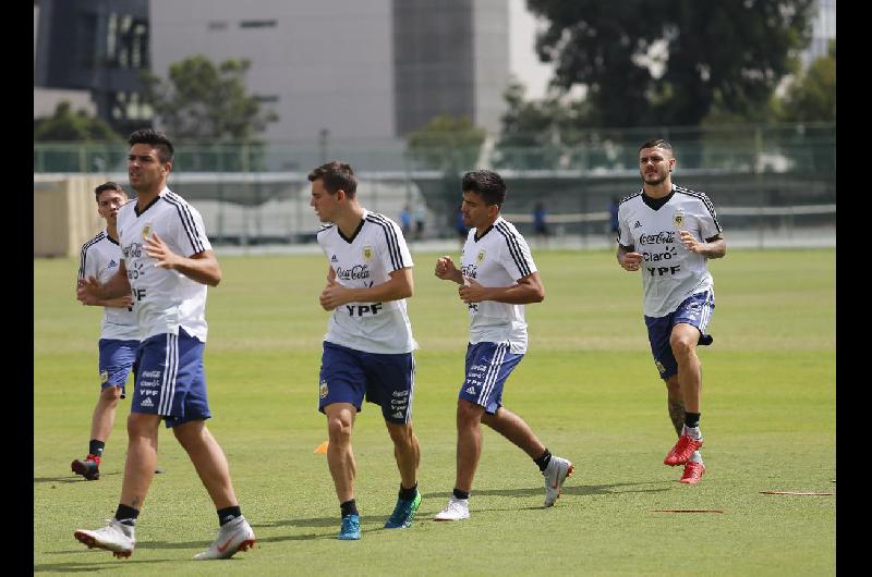 Icardi no seraacute titular esta noche aunque se presumen que juegue el martes con Colombia