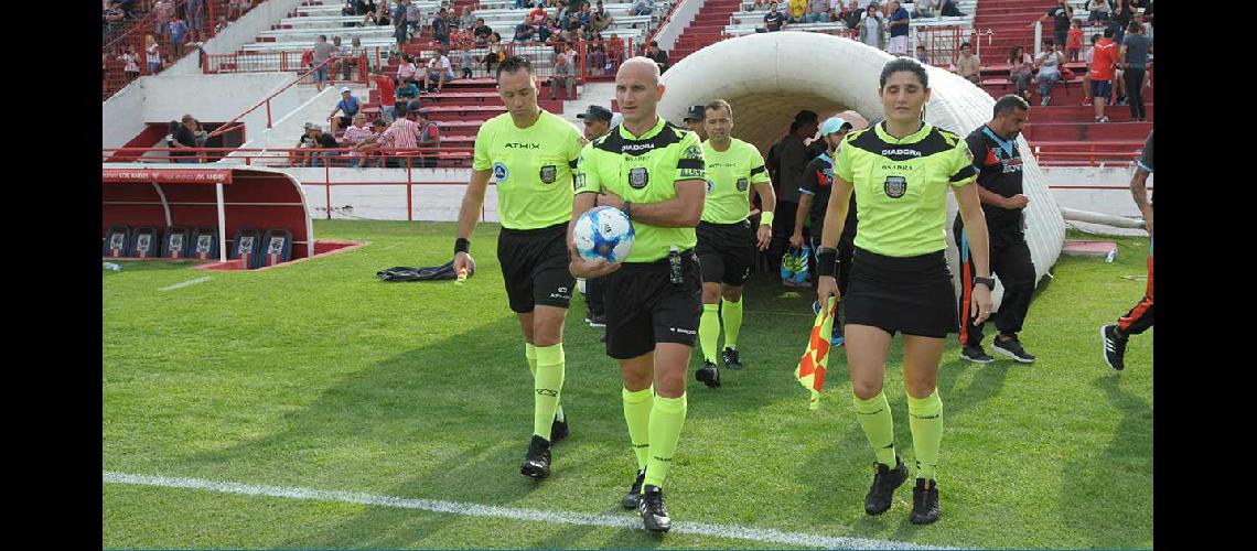 Bruno Bocca es uno de los jueces que podriacutea dirigir a Los Andes ante Sarmiento
