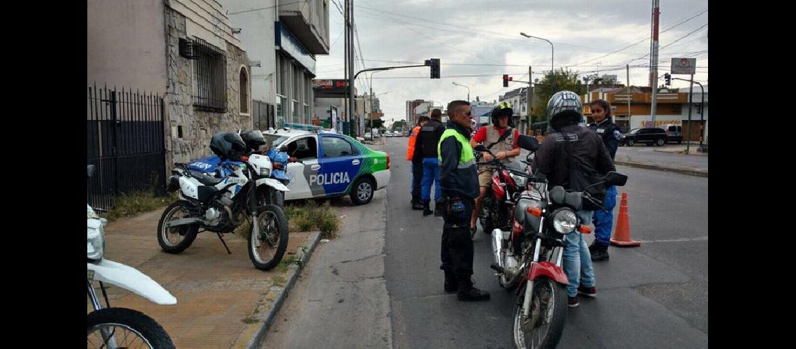 siguen reforzando el control de las motos que circulan por las calles