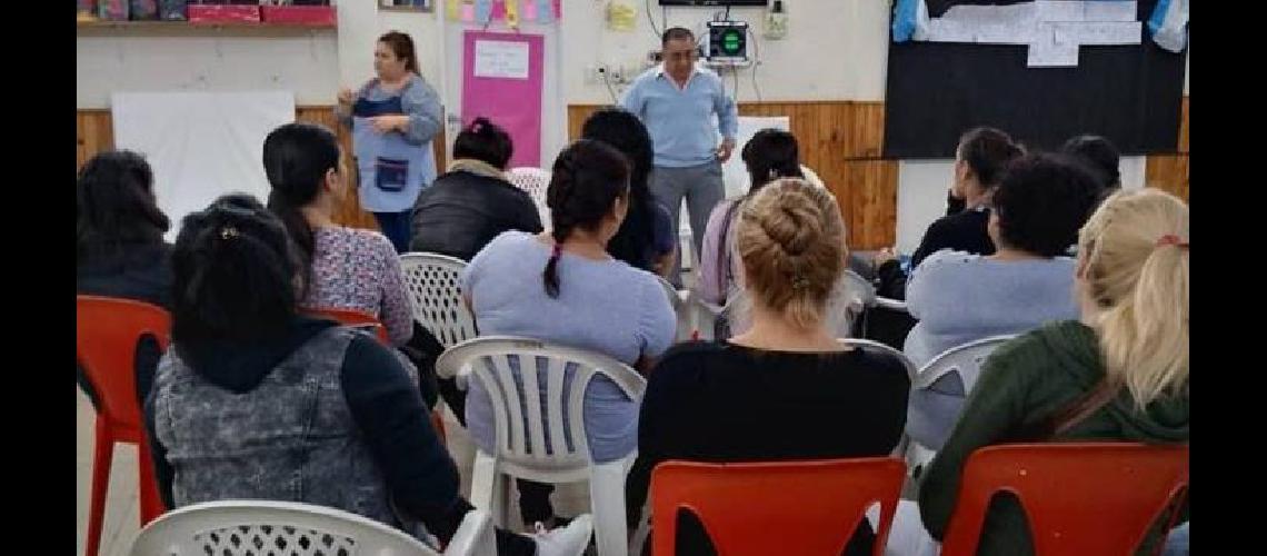 una de las uacuteltimas charlas fue en el faacutetima cataacuten 