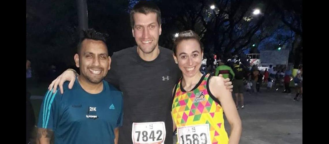 Daniel Federico y Paola los integrantes de Auriga que corrieron la Maratoacuten de Buenos Aires