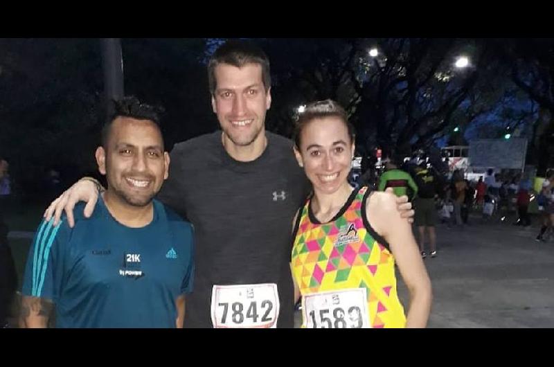Daniel Federico y Paola los integrantes de Auriga que corrieron la Maratoacuten de Buenos Aires