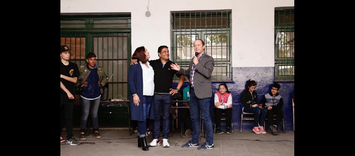 los estudiantes presentaron su show de rap