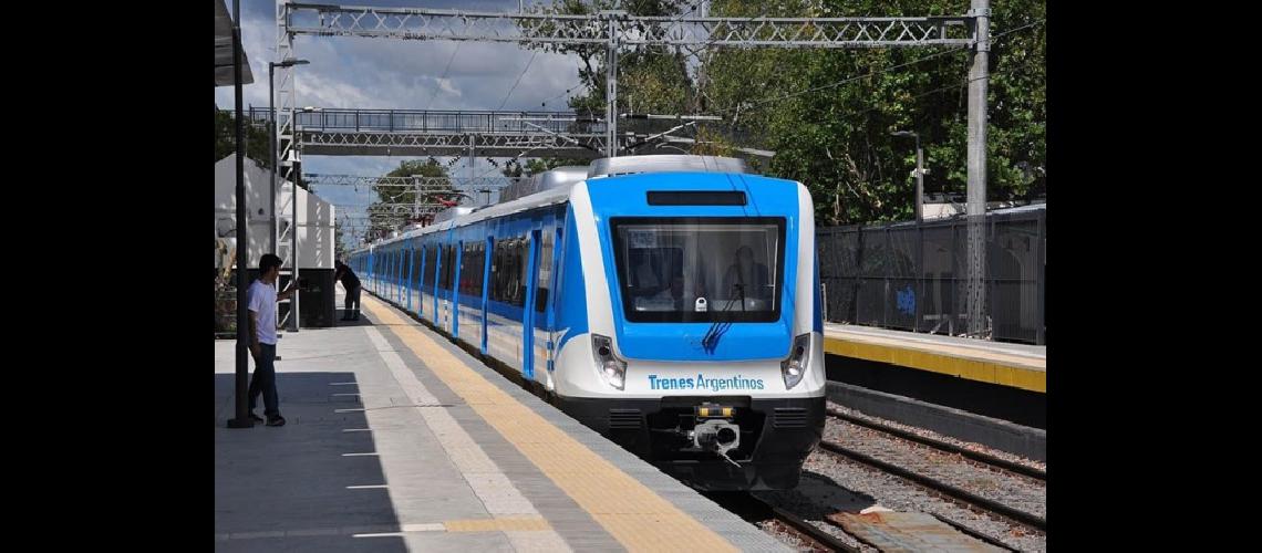 Los cuatro sindicatos ferroviarios se sumaraacuten a la protesta