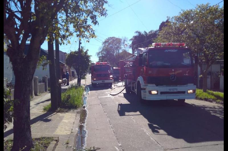 Actuaron tres unidades con 10 bomberos