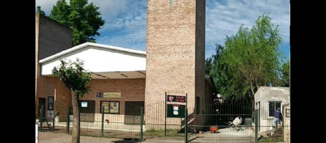En un colegio catoacutelico de Pilar amenazan con prohibir las polleras
