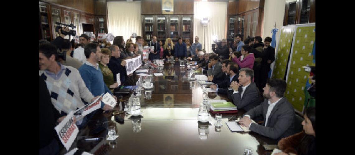 Los docentes a la espera de la reunioacuten con la Provincia