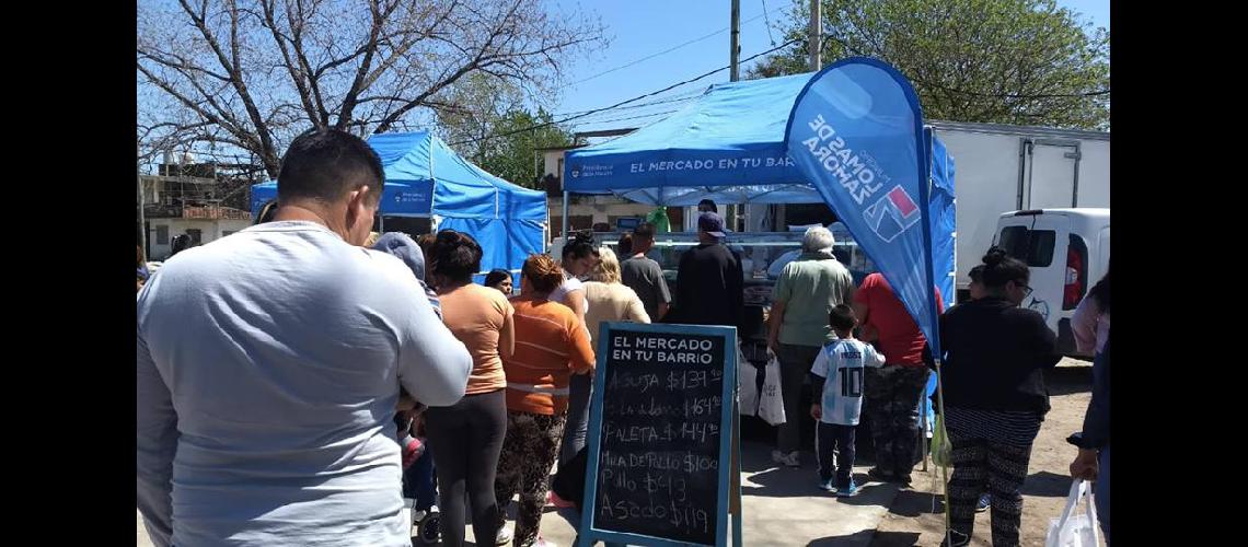 ldquoEl mercado en tu barriordquo continuacutea de recorrida por Lomas