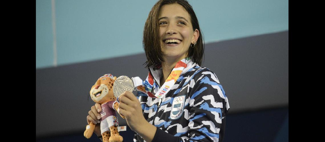Delfina Pignatiello ganoacute dos medallas en natacioacuten
