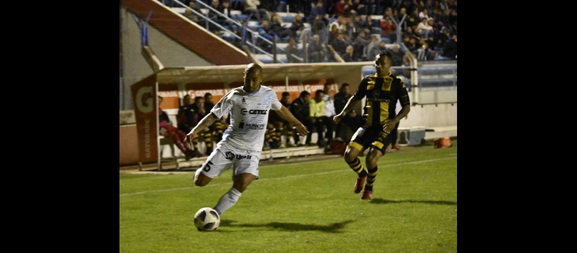 Brum el mejor de Temperley quitoacute e hizo jugar al equipo