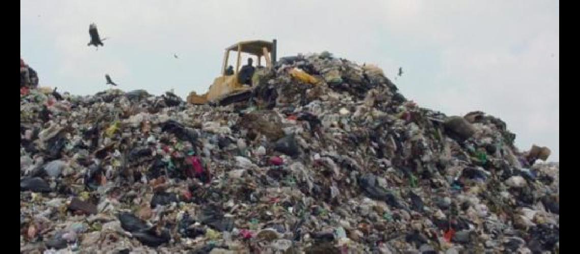 Advierten que en cinco antildeos la Ciudad no tendraacute doacutende enterrar la basura
