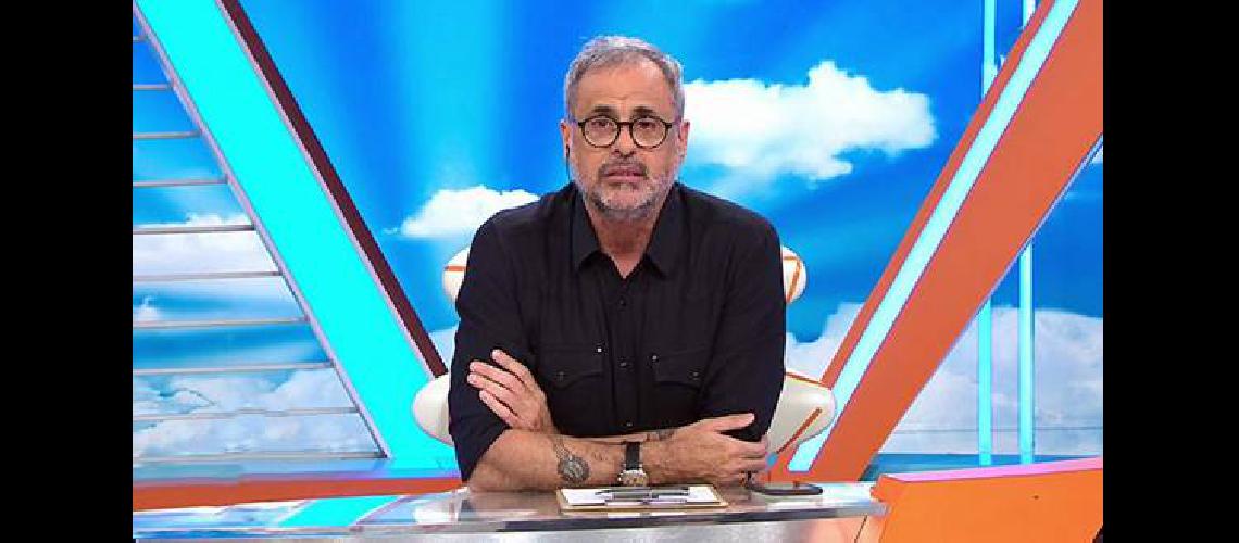 El poleacutemico conductor busca un cambio