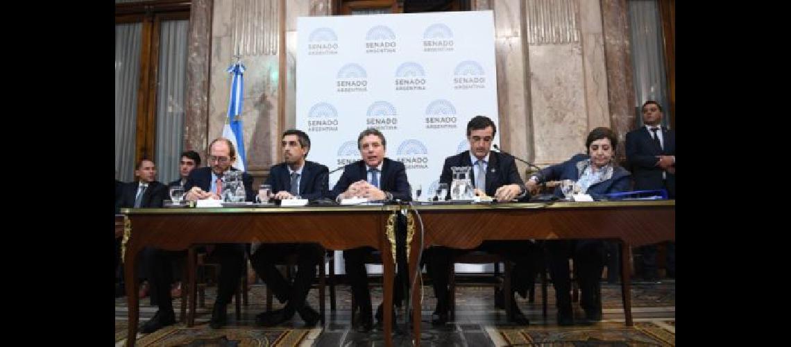 Dujovne- Eacuteste es un presupuesto que responde a una coyuntura econoacutemica difiacutecil