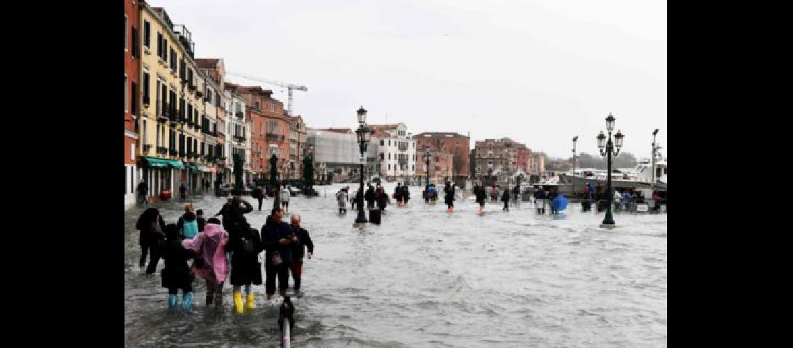 Un temporal en Italia provocoacute nueve muertos e inundaciones en Venecia
