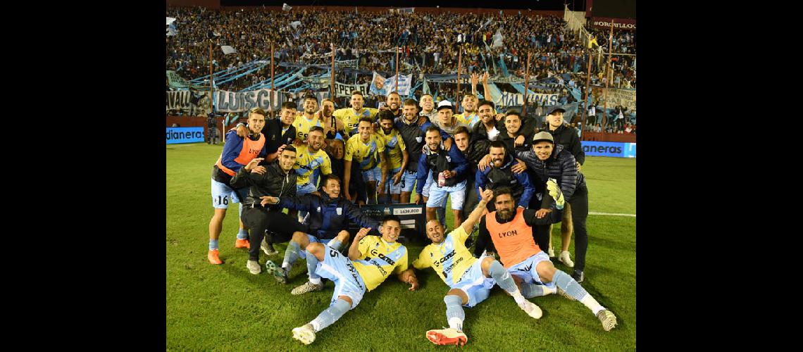 Temperley de fiesta Eliminoacute a San Lorenzo y sigue en la Copa Argentina