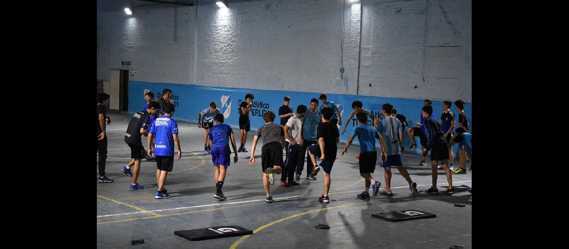 El club vive al ritmo de los socios y deportistas que lo visitan y disfrutan todos los diacuteas