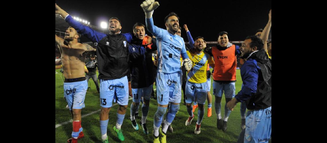 Castro tuvo su tarde sontildeada con la camiseta de Temperley