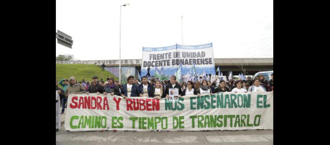 Moreno- marchan y piden justicia por Sandra y Rubeacuten