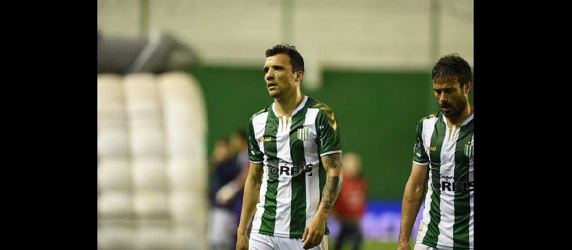 La duda pasa por la presencia de Nicolaacutes Bertolo en el once