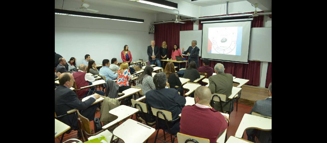Organizado por las autoridades de la Universidad 