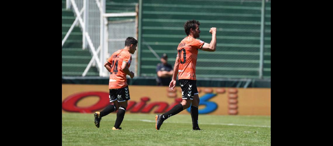 Cvitanich seraacute la carta de gol del Taladro en el derby surentildeo