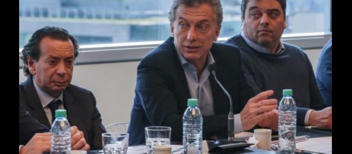 Macri firmoacute el decreto por el bono de fin de antildeo y permitioacute cierta flexibilidad