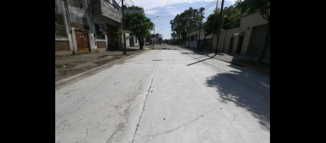 Arreglan distintos tramos de la avenida Sarmiento en Lanuacutes