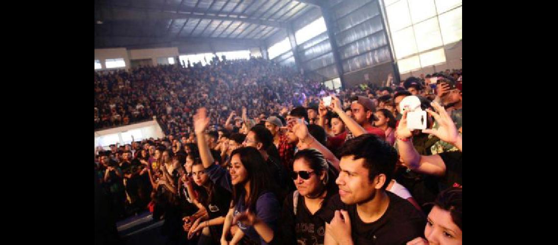 Miles de joacutevenes disfrutaron del Primer Festival de Hip Hop