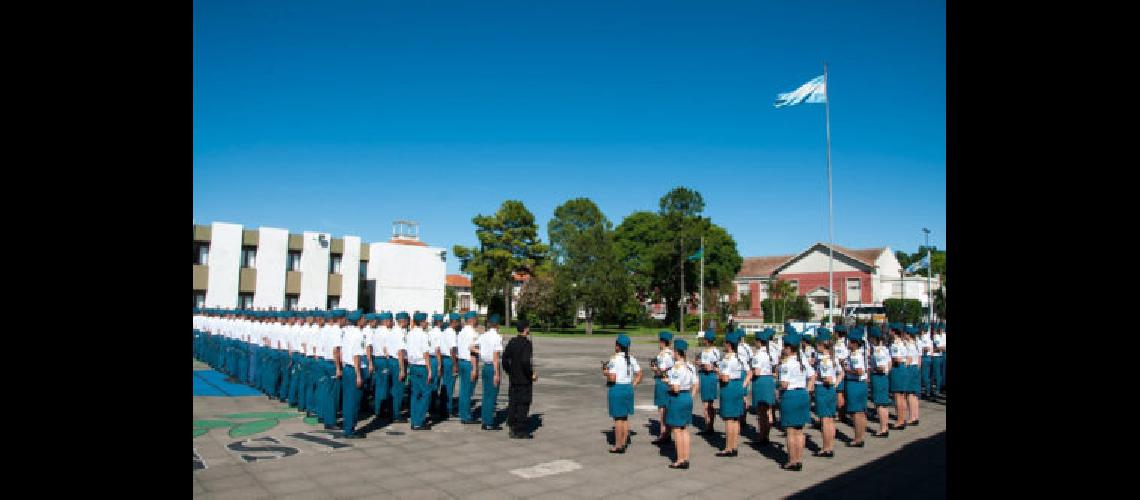 Cadetes penitenciarios bonaerenses homenajearon a los tripulantes del ARA San Juan