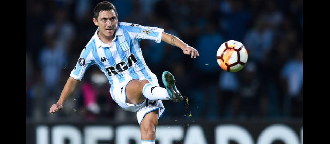 Luis Zubeldiacutea quiere a Neri Cardozo en Lanuacutes aunque el volante tiene sondeos del exterior