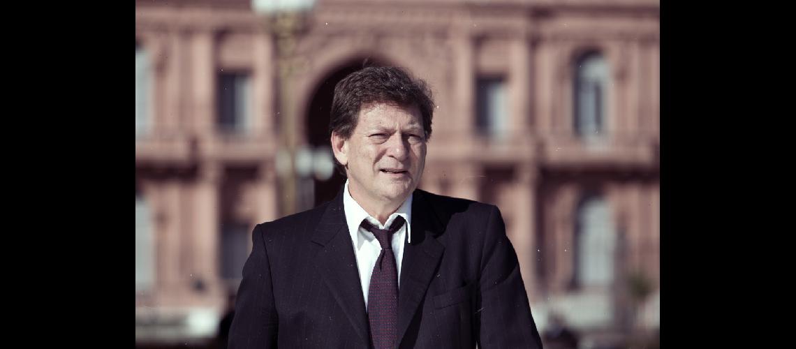 ldquoLas patas en las fuentesrdquo con Osmar Nuacutentildeez llega a Lomas