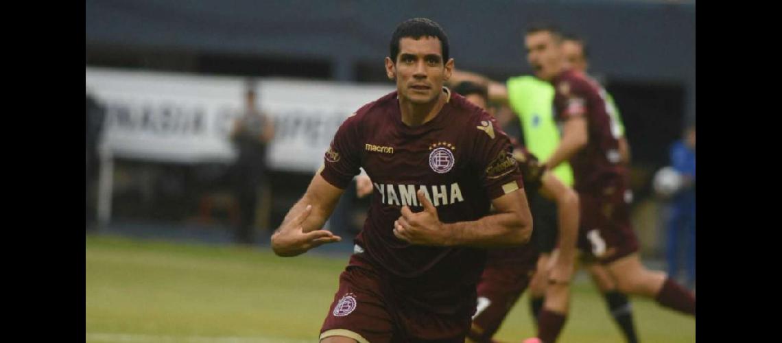 Pepe campeoacuten en 2007 y 2015 con la camiseta de Lanuacutes fue clave en la Libertadores 2017 