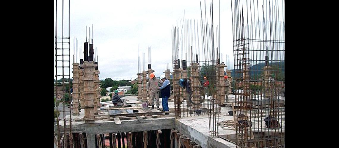 La construccioacuten es un sector clave para la economiacutea y el empleo