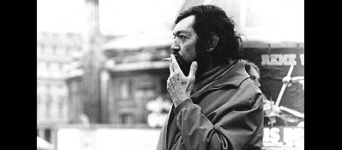 En 1951 Cortaacutezar fijoacute su residencia definitiva en Pariacutes