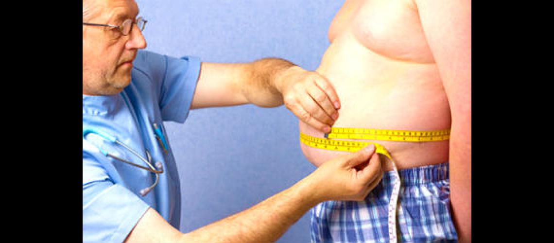 Casi el 40-en-porciento- de los nintildeos y adolescentes tiene sobrepeso