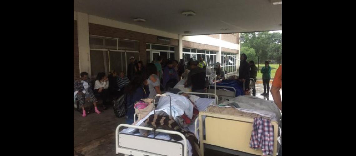 Maacutes de 180 pacientes evacuados 