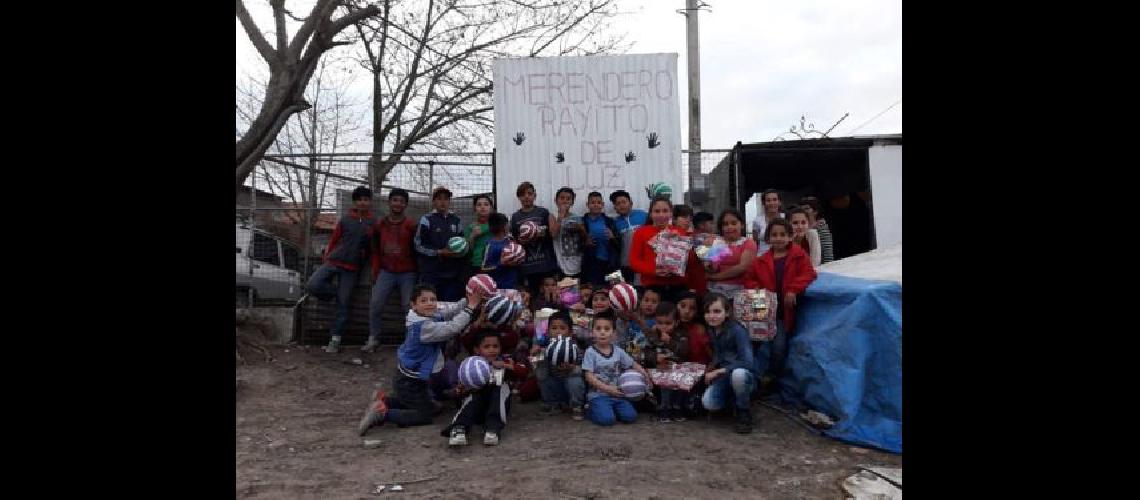 En esta eacutepoca del antildeo se multiplican las donaciones de los lomenses