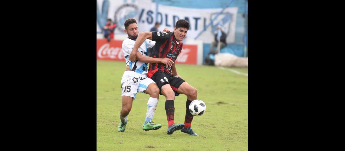 En la Superliga el juvenil disputoacute tres partidos