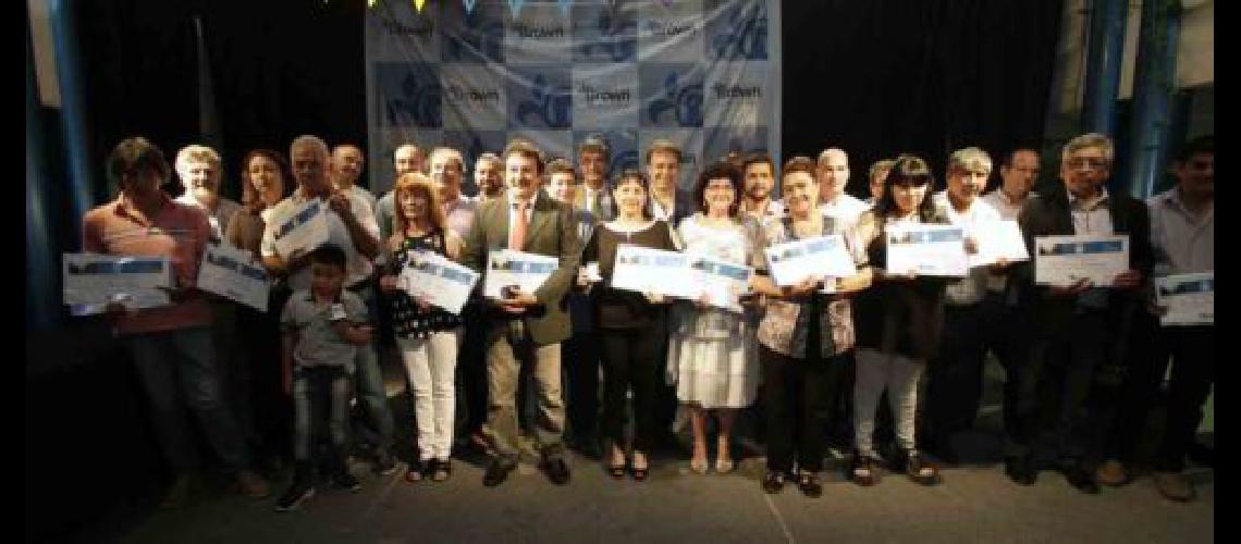 Distinguieron a empleados municipales que cumplieron 25 antildeos de servicio