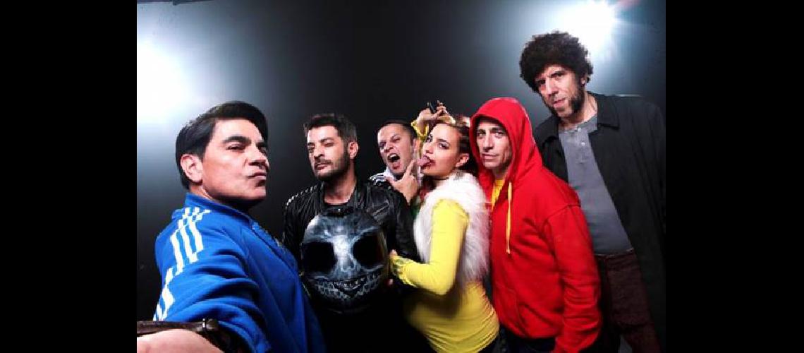 SON 8 EPISODIOS DE HUMOR NEGRO