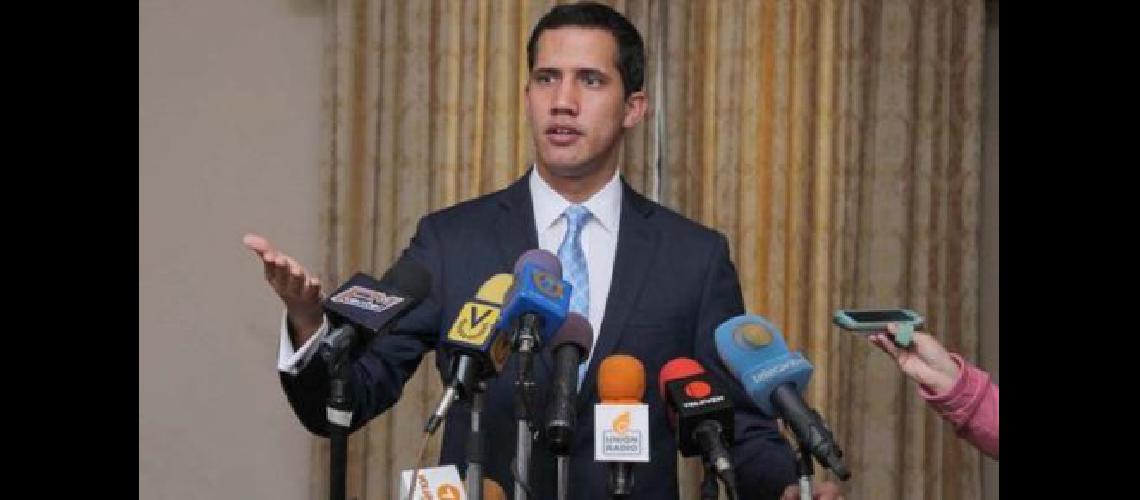 Venezuela- el nuevo presidente del Parlamento llamoacute a sublevarse contra Maduro