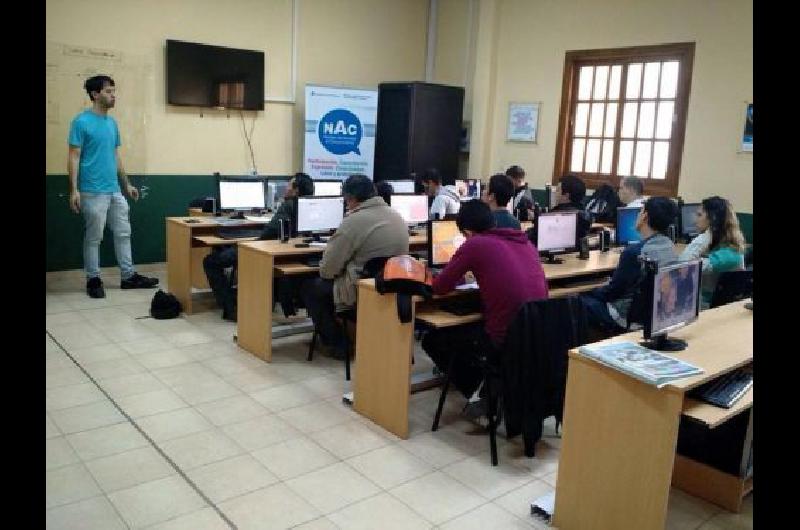 Proyecto Nahual capacita a chicos de barrios vulnerables en programacioacuten y control de software