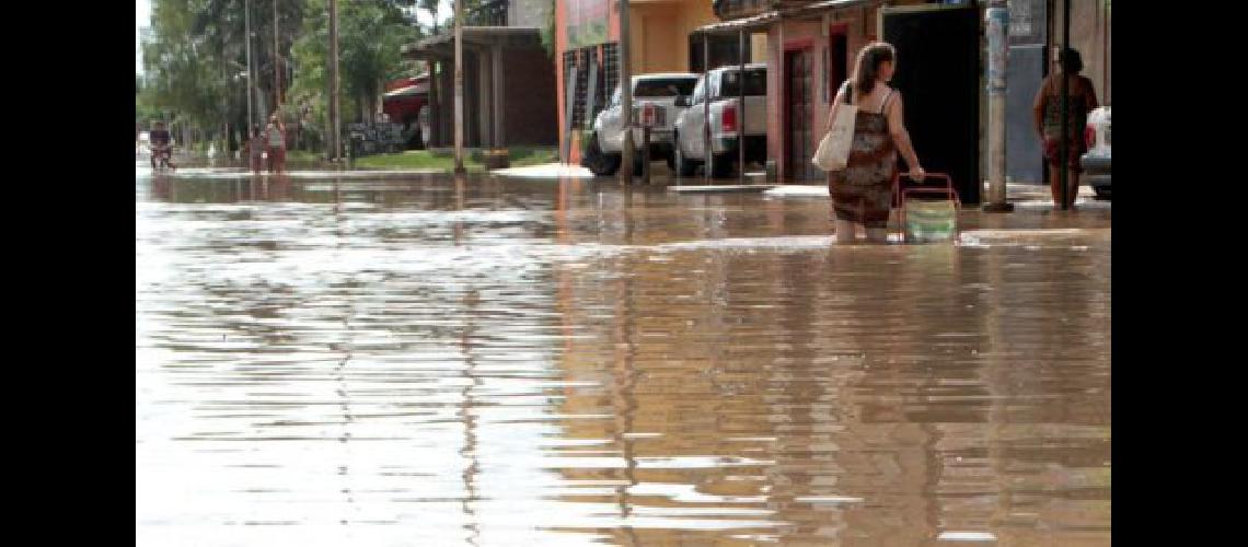 Temporal en el Litoral- cuatro muertos y maacutes de 5 mil evacuados por las inundaciones