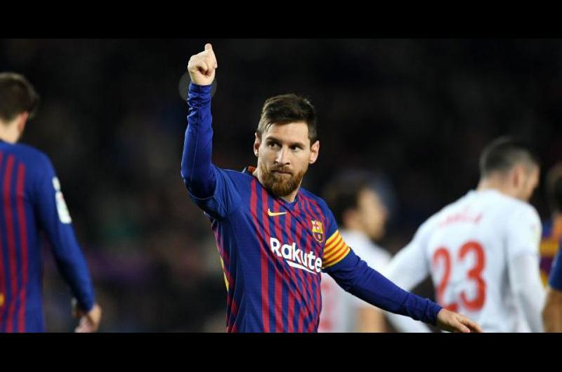Con su gol al Eibar Lionel Messi llegoacute a los 400 gritos en la Liga de Espantildea