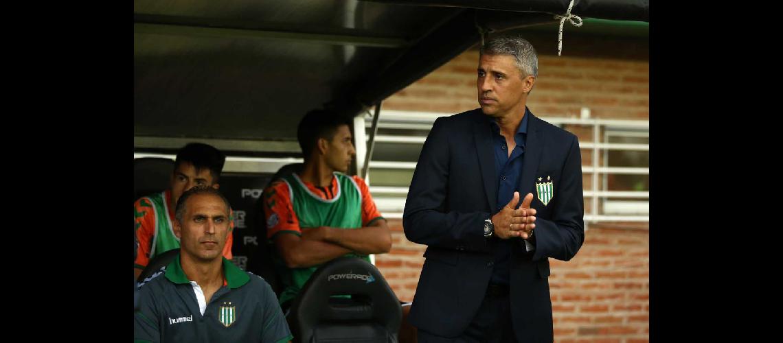 quotHoy el 80-en-porciento- son chicos de las Inferiores y tienen que jugar errar goles equivocarsequot afirmoacute Crespo