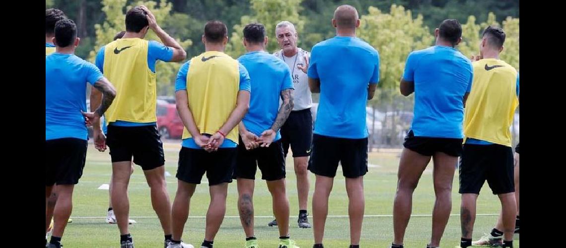 Boca tiene un arranque complicado