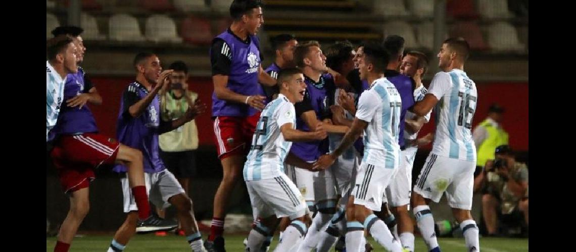Los chicos argentinos enfrentan a Ecuador por la clasificacioacuten al Mundial
