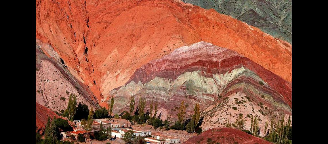 El artista asegura haber comprado el cerro de los Siete Colores parte del Patrimonio de la Humanidad de la UNESCO