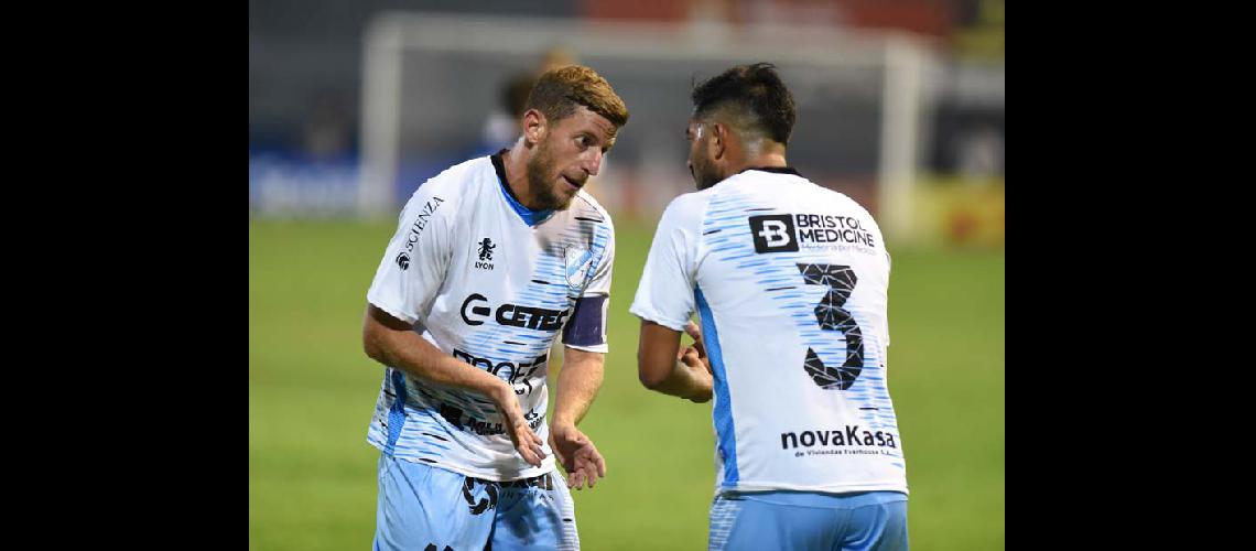 Tiki Tiki marcoacute el gol Celeste